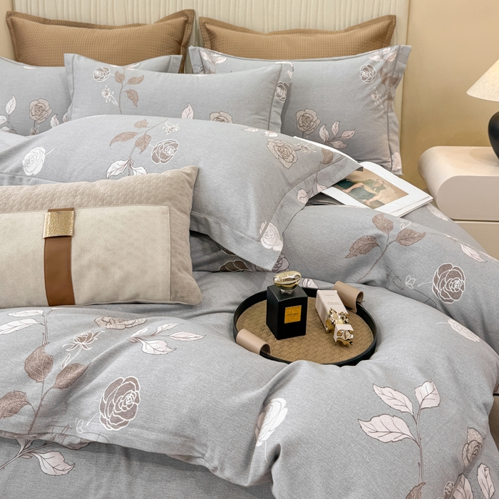 91家纺网 家纺一手货源 找家纺 凌鼎 2025新款100%全棉磨毛四件套数码印花加厚纯棉磨毛四件套玫瑰爱恋灰