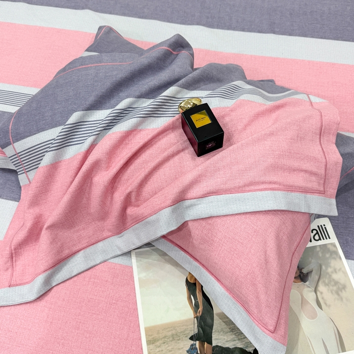 91家纺网 家纺一手货源 找家纺 凌鼎 2025新款100%全棉磨毛四件套数码印花加厚纯棉磨毛四件套南烟粉