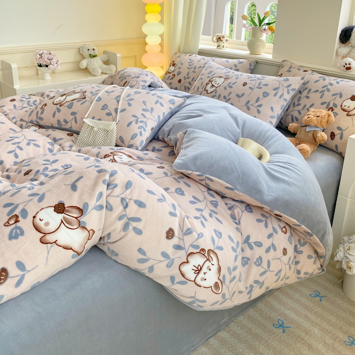 91家纺网 家纺一手货源 找家纺 悦织湾家纺 2025新款高克重牛奶绒印花四件套床单床笠轻奢时尚床上用品三四件套被套 叶子萌兔