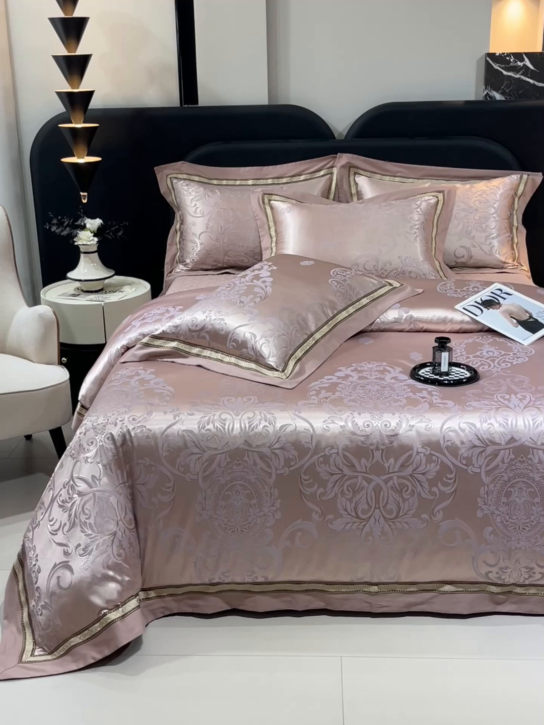 91家纺网 家纺一手货源 找家纺 小时代家纺 2025新款纯棉贡缎提花夹棉床盖四件套 简尚风姿