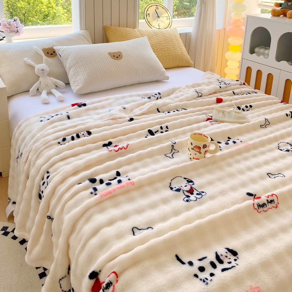 91家纺网 家纺一手货源 找家纺 悦织湾家纺 2025新款炫彩仿兔毛绒泡泡绒牛奶绒法兰绒毛毯休闲毯沙发盖毯跨境外贸出口专供 波点萌狗