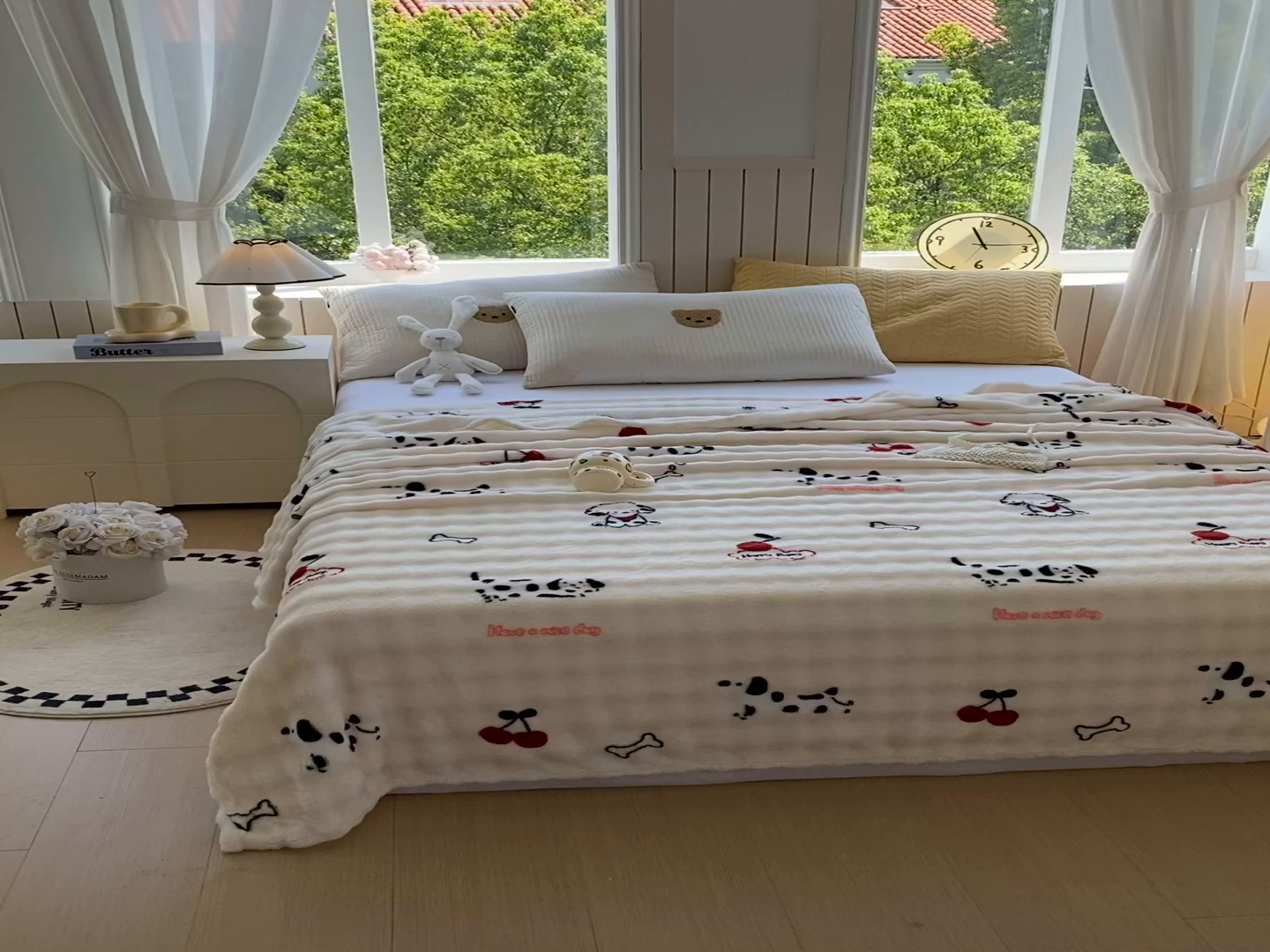 91家纺网 家纺一手货源 找家纺 悦织湾家纺 2025新款炫彩仿兔毛绒泡泡绒牛奶绒法兰绒毛毯休闲毯沙发盖毯跨境外贸出口专供 波点萌狗