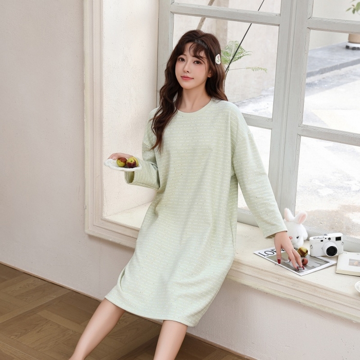 91家纺网 家纺一手货源 找家纺 洛兰沙家居馆 只代发德绒加厚300克春秋新款女款套头居家睡裙休闲宽松家居服 绿