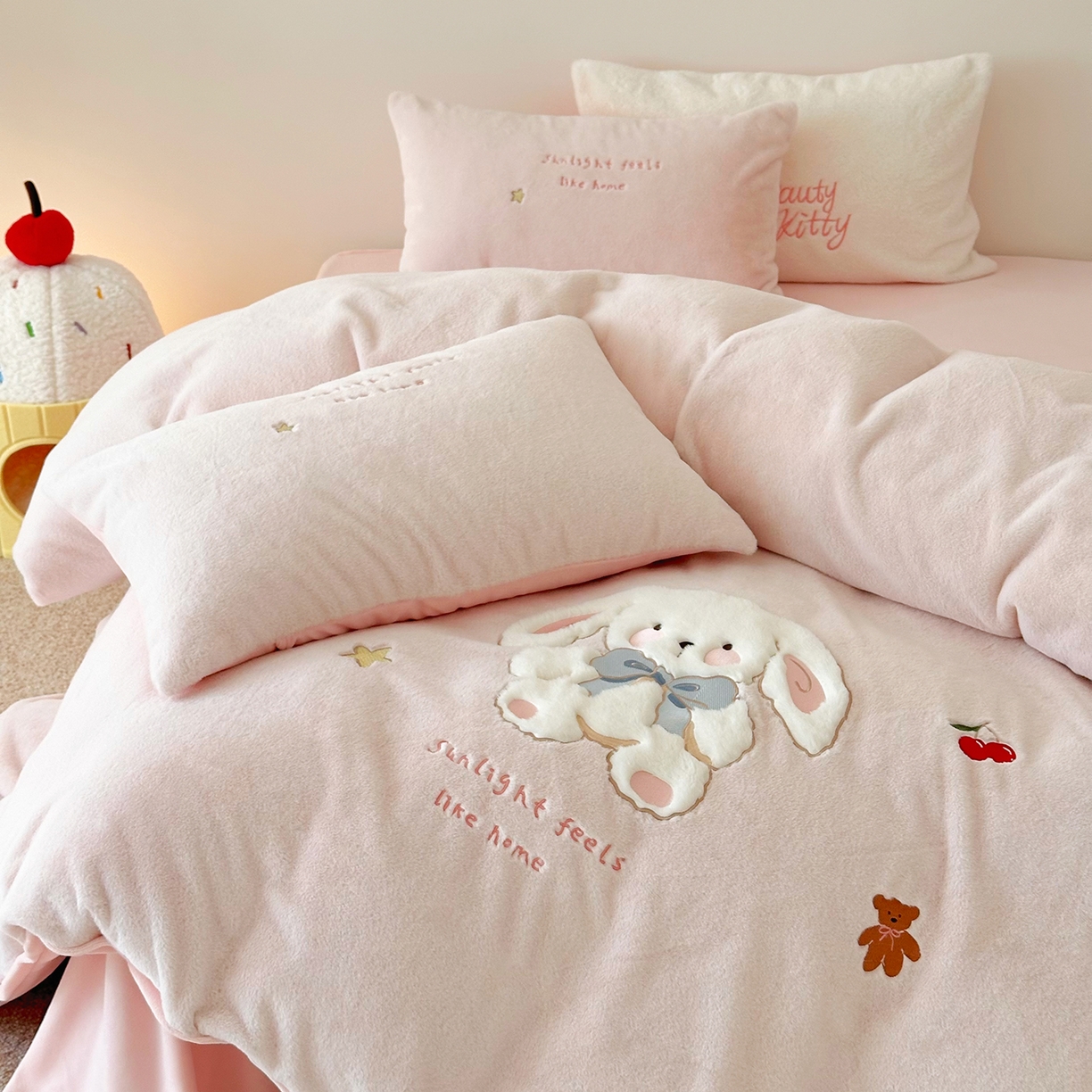 91家纺网 家纺一手货源 找家纺 （总）色鬼布艺高端家居主号 2025新款兔毛绒牛奶绒四件套系列