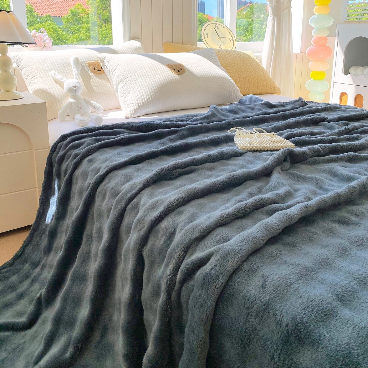 91家纺网 家纺一手货源 找家纺 悦织湾家纺 2025新款炫彩仿兔毛绒泡泡绒牛奶绒法兰绒毛毯休闲毯沙发盖毯跨境外贸出口专供 高级灰