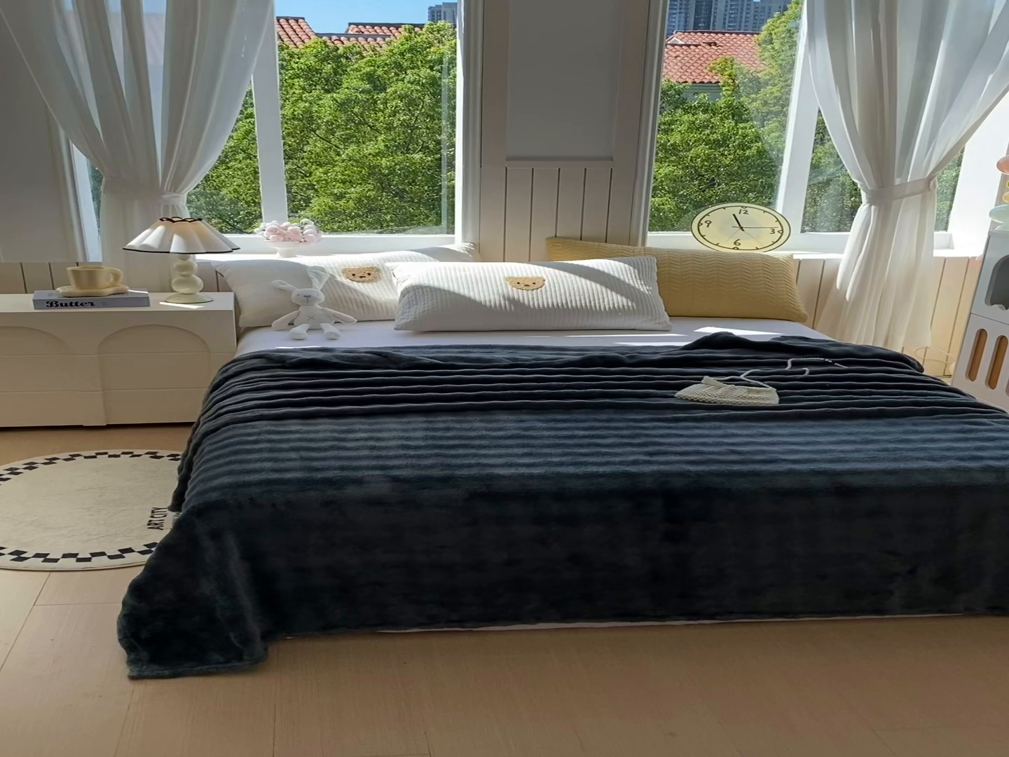 91家纺网 家纺一手货源 找家纺 悦织湾家纺 2025新款炫彩仿兔毛绒泡泡绒牛奶绒法兰绒毛毯休闲毯沙发盖毯跨境外贸出口专供 高级灰