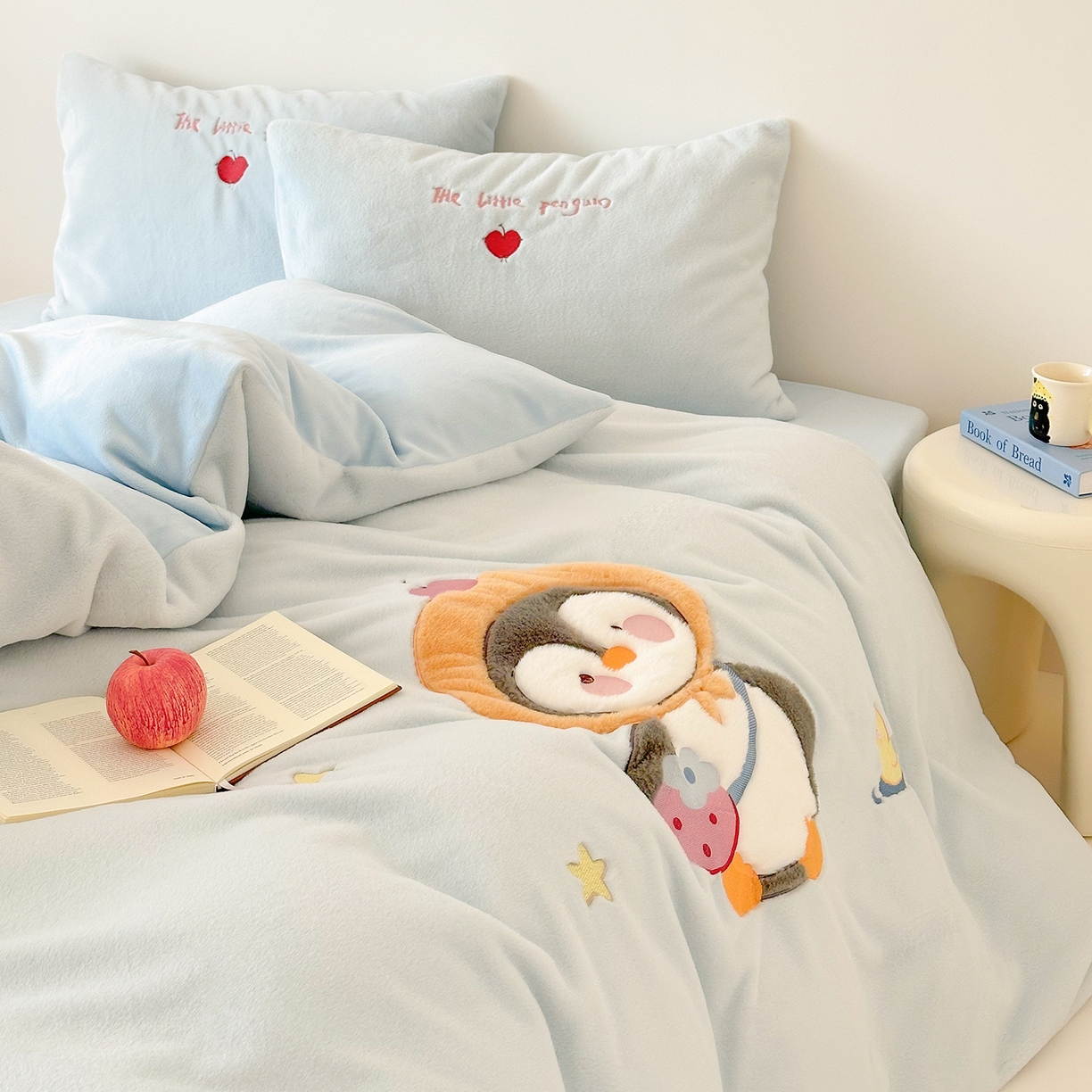 91家纺网 家纺一手货源 找家纺 色鬼布艺高端家居主号 2025新款兔毛绒牛奶绒四件套系列 快乐企鹅