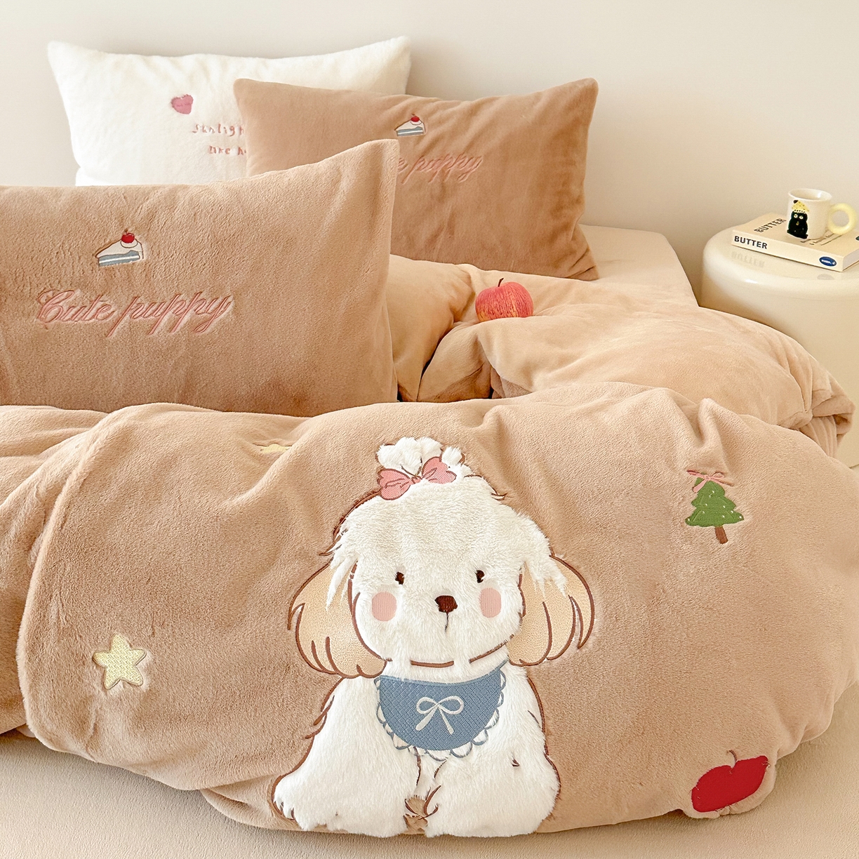 91家纺网 家纺一手货源 找家纺 色鬼布艺高端家居主号 2025新款兔毛绒牛奶绒四件套系列 美拉德狗狗