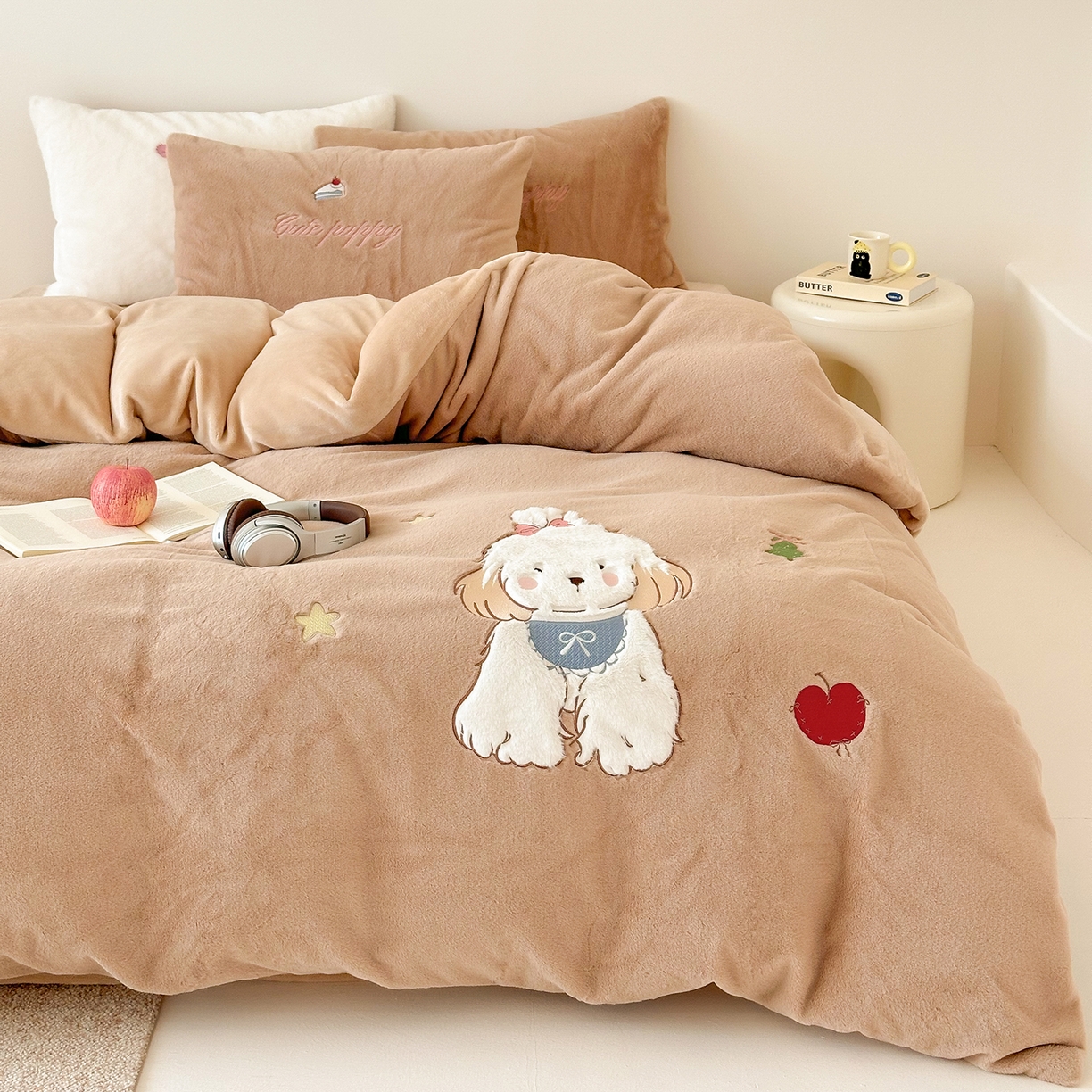 91家纺网 家纺一手货源 找家纺 色鬼布艺高端家居主号 2025新款兔毛绒牛奶绒四件套系列 美拉德狗狗