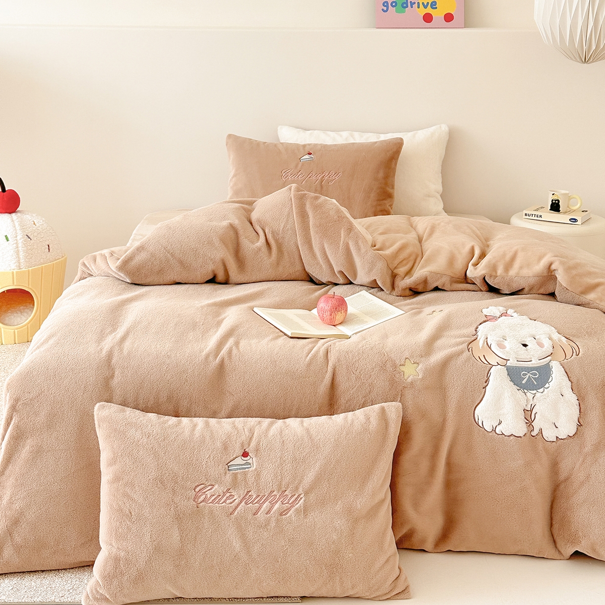 91家纺网 家纺一手货源 找家纺 色鬼布艺高端家居主号 2025新款兔毛绒牛奶绒四件套系列 美拉德狗狗