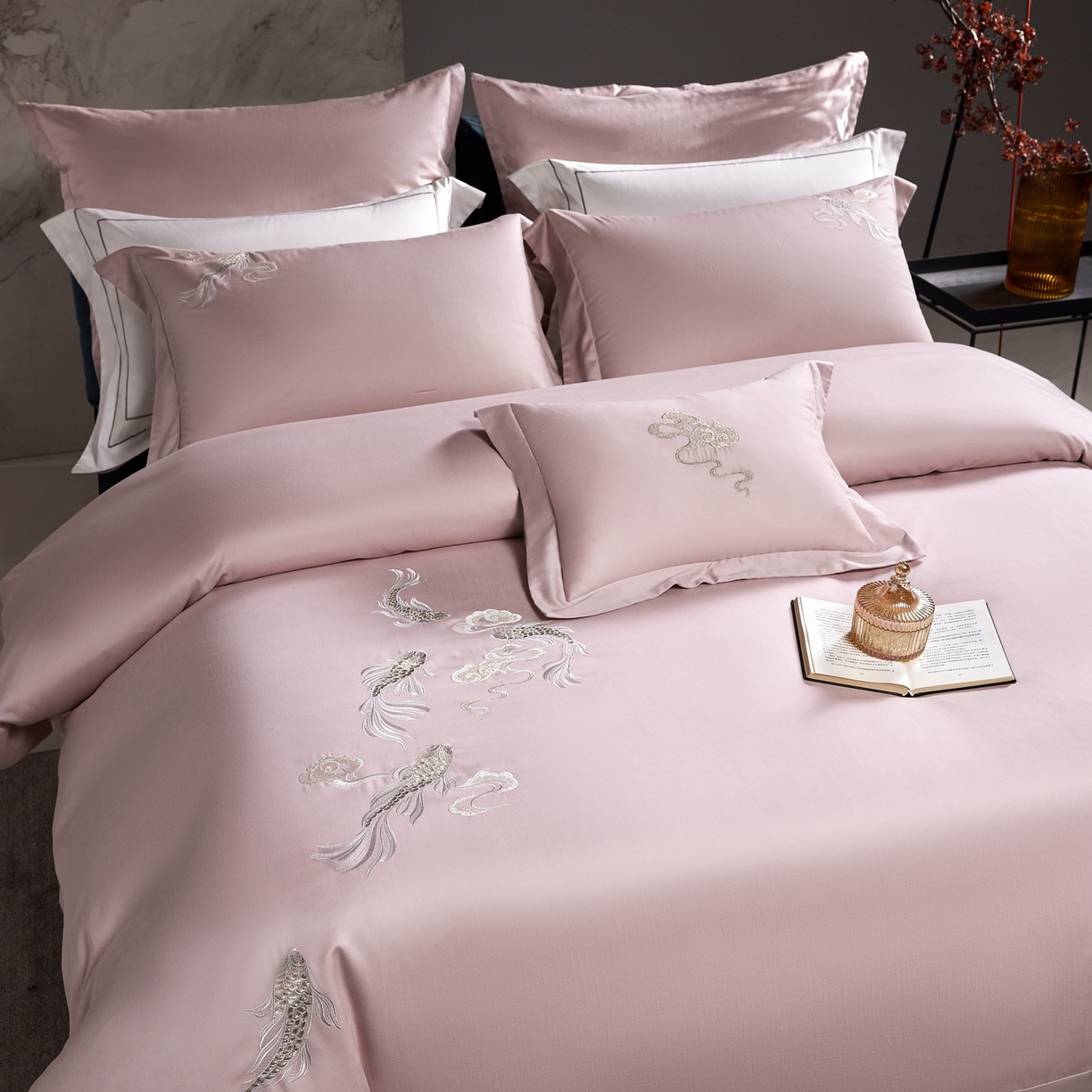 91家纺网 家纺一手货源 找家纺 （总）淼铭家纺 2025秋冬新款新中式天丝棉磨毛刺绣工艺四件套-锦鲤系列