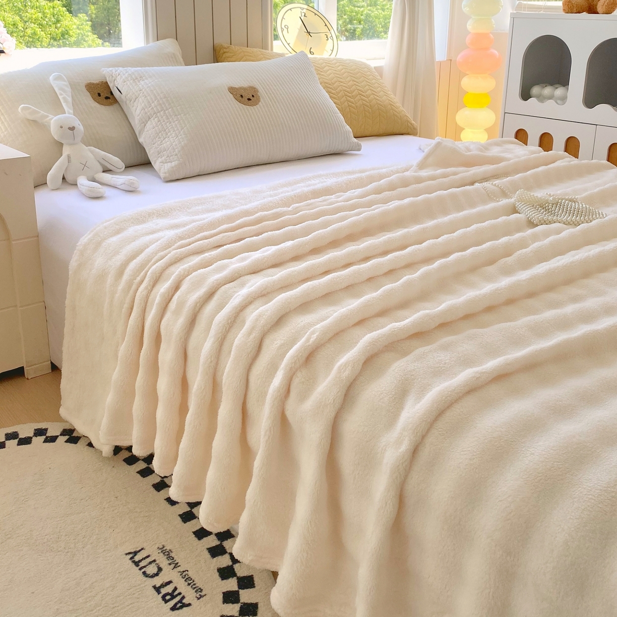 91家纺网 家纺一手货源 找家纺 悦织湾家纺 2025新款炫彩仿兔毛绒泡泡绒牛奶绒法兰绒毛毯休闲毯沙发盖毯跨境外贸出口专供 奶白