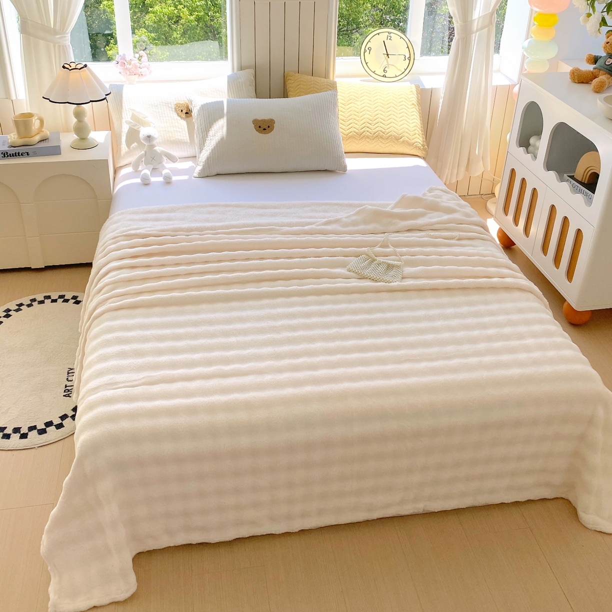 91家纺网 家纺一手货源 找家纺 悦织湾家纺 2025新款炫彩仿兔毛绒泡泡绒牛奶绒法兰绒毛毯休闲毯沙发盖毯跨境外贸出口专供 奶白