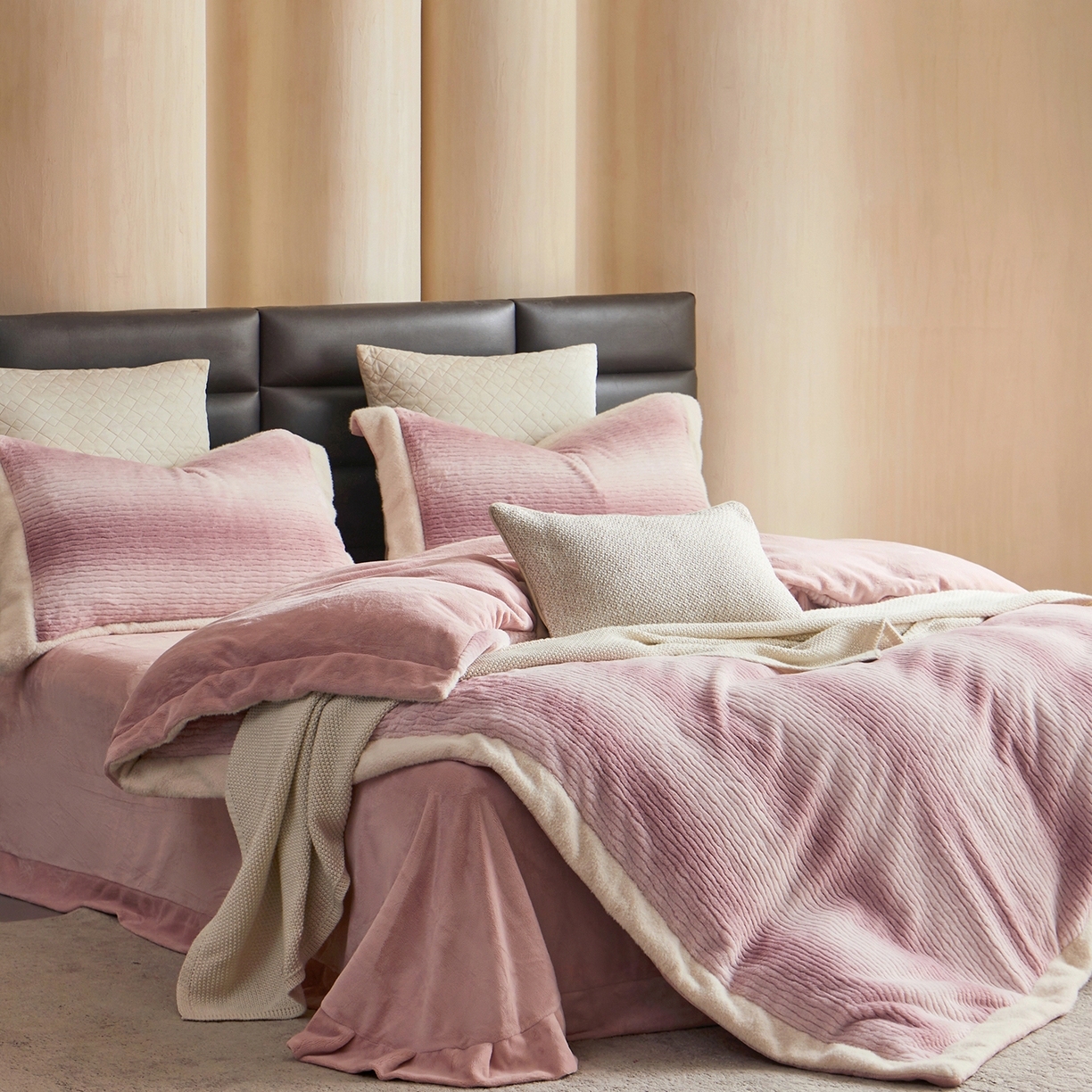 91家纺网 家纺一手货源 找家纺 佳汐蓝家纺 2025新款仿狐绒牛奶绒四件套-柔如系列 初荷粉