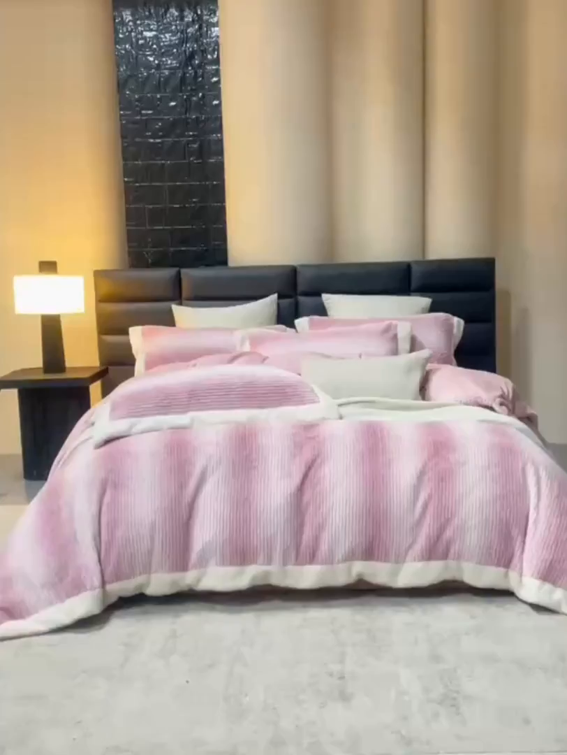 91家纺网 家纺一手货源 找家纺 佳汐蓝家纺 2025新款仿狐绒牛奶绒四件套-柔如系列 初荷粉