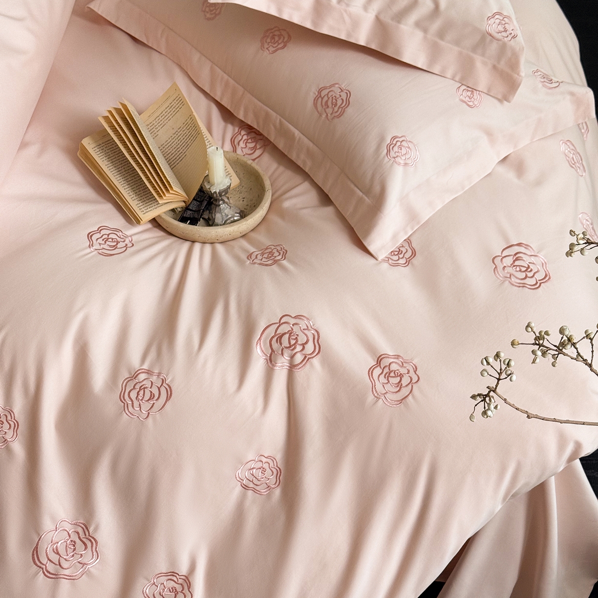 91家纺网 家纺一手货源 找家纺 佳汐蓝家纺 2025新款全棉百支暖绒磨毛四件套-伊瓦尔 伊瓦尔 粉