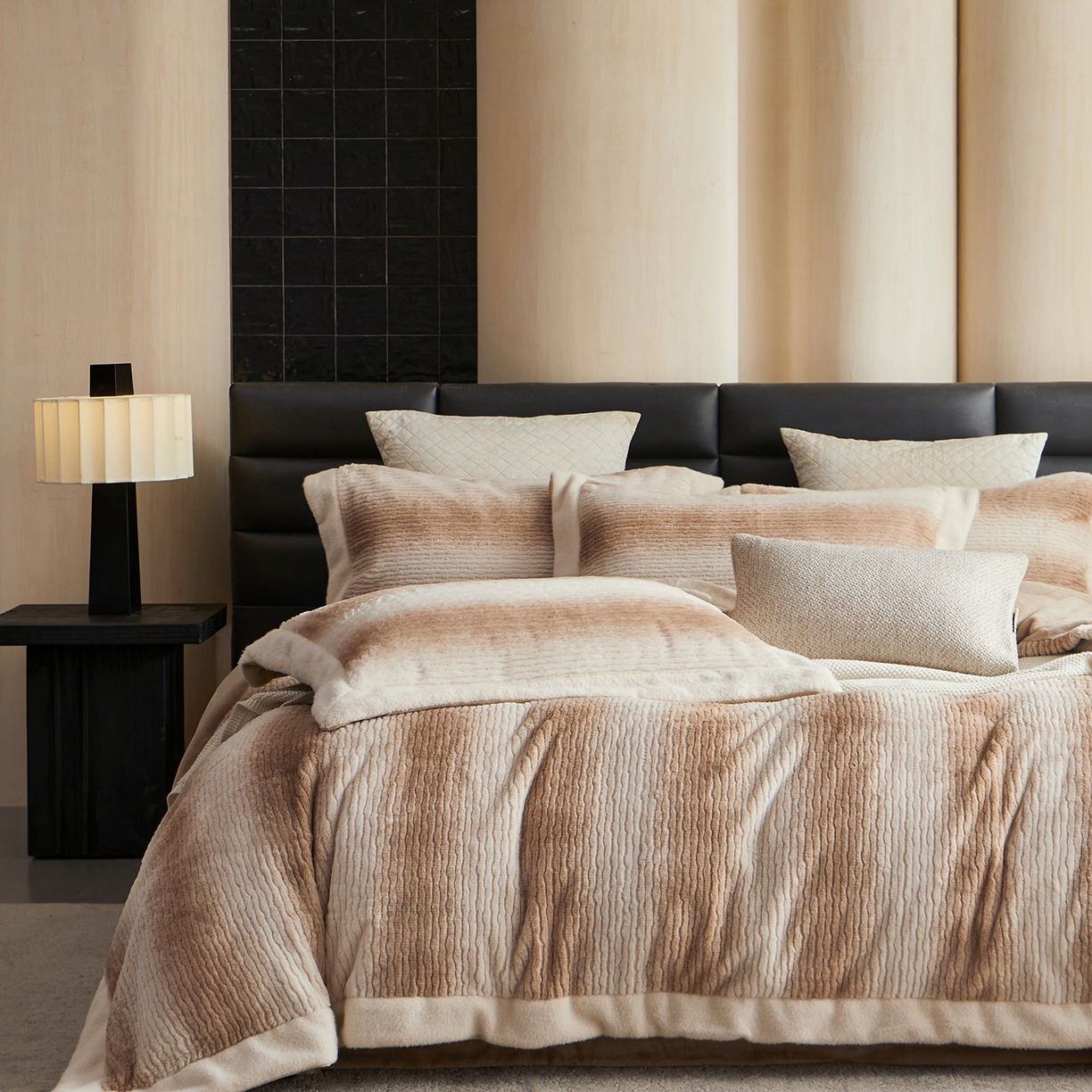 91家纺网 家纺一手货源 找家纺 佳汐蓝家纺 2025新款仿狐绒牛奶绒四件套-柔如系列 梧桐咖