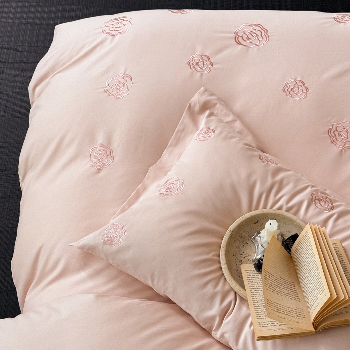 91家纺网 家纺一手货源 找家纺 佳汐蓝家纺 2025新款全棉百支暖绒磨毛四件套-伊瓦尔 伊瓦尔 粉