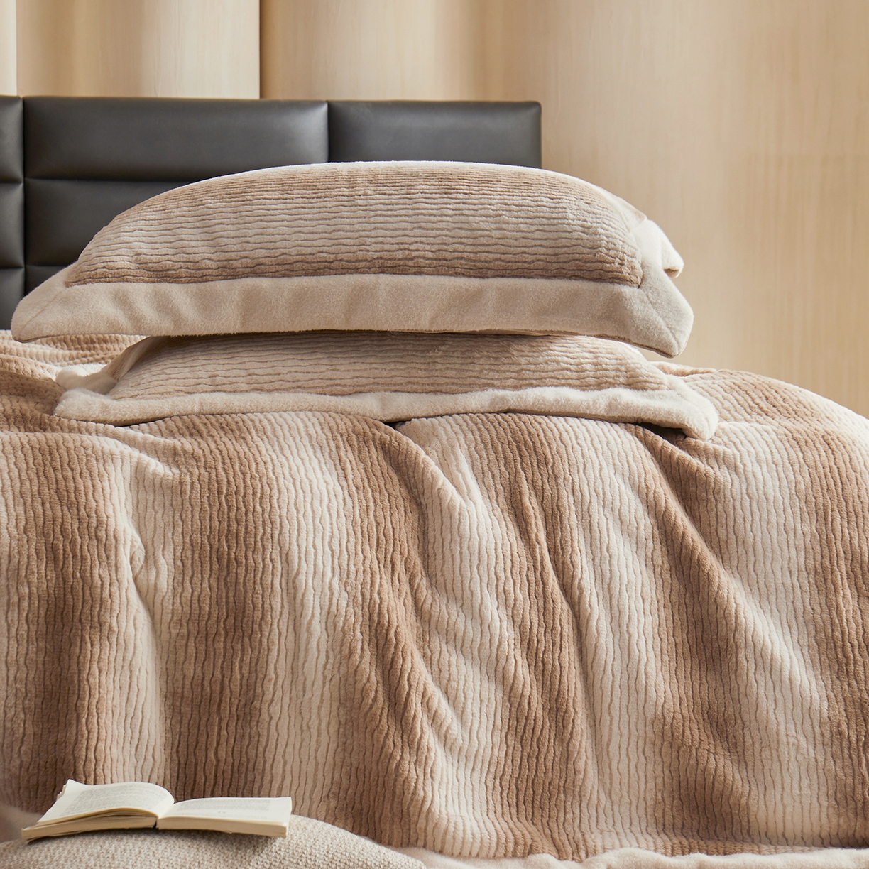 91家纺网 家纺一手货源 找家纺 佳汐蓝家纺 2025新款仿狐绒牛奶绒四件套-柔如系列 梧桐咖