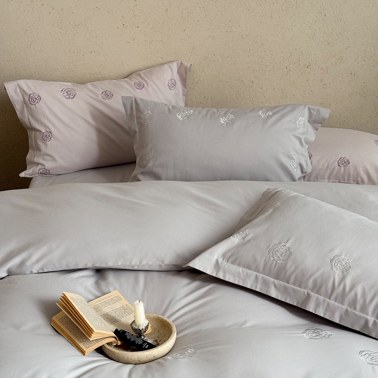 91家纺网 家纺一手货源 找家纺 佳汐蓝家纺 2025新款全棉百支暖绒磨毛四件套-伊瓦尔 伊瓦尔 灰