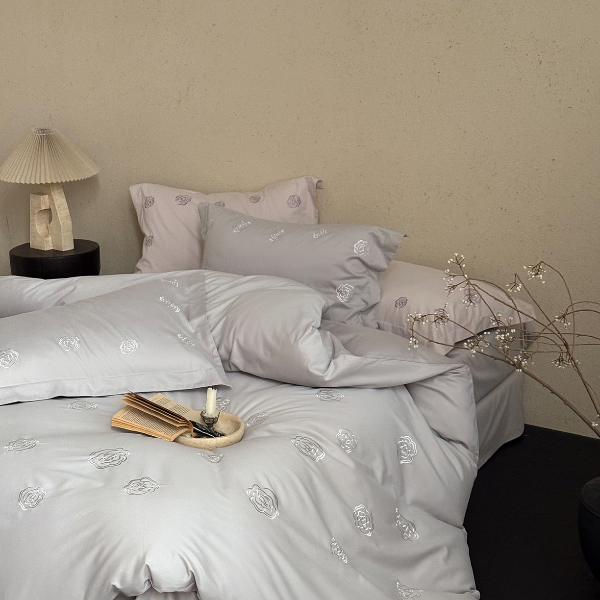 91家纺网 家纺一手货源 找家纺 佳汐蓝家纺 2025新款全棉百支暖绒磨毛四件套-伊瓦尔 伊瓦尔 灰