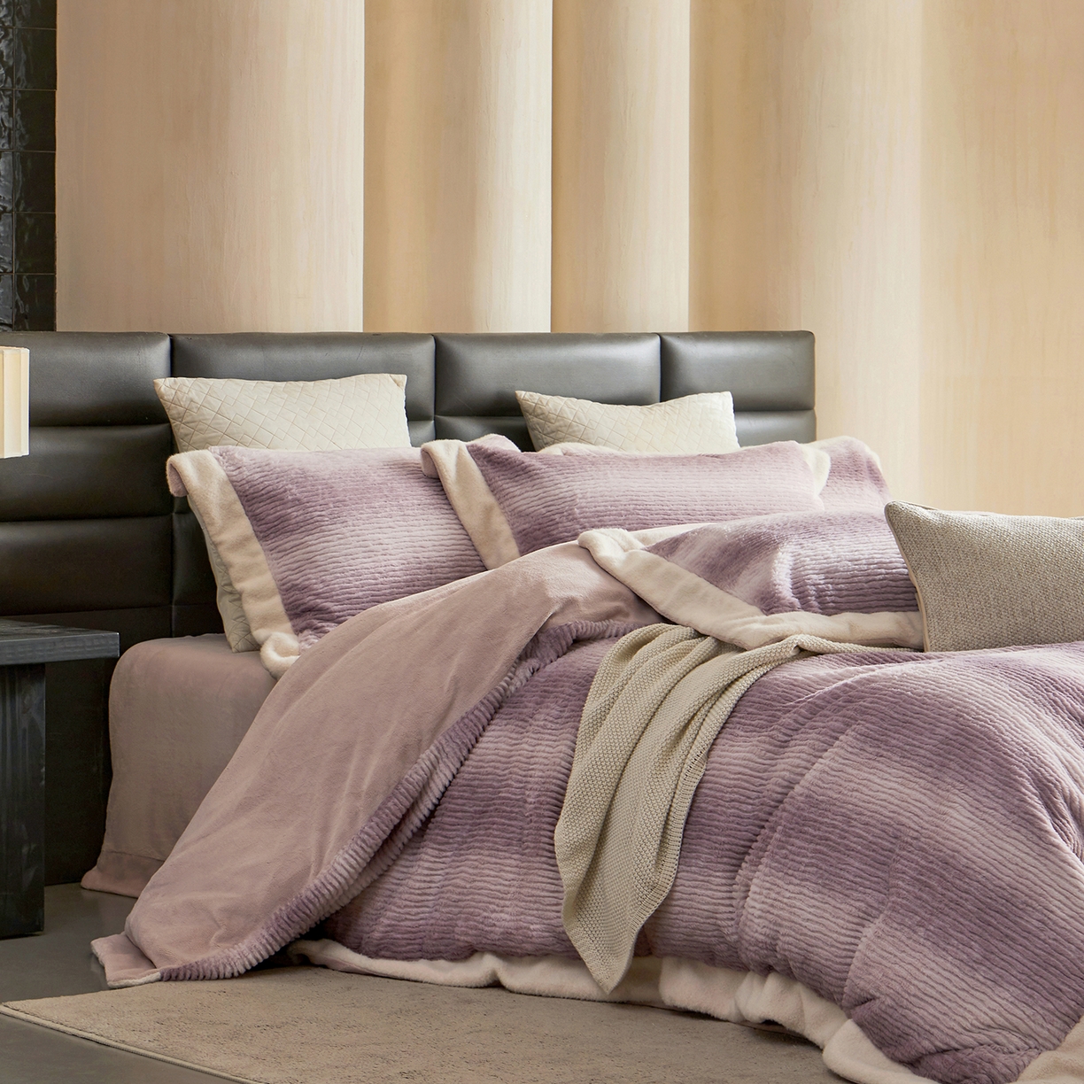 91家纺网 家纺一手货源 找家纺 佳汐蓝家纺 2025新款仿狐绒牛奶绒四件套-柔如系列 霞光紫