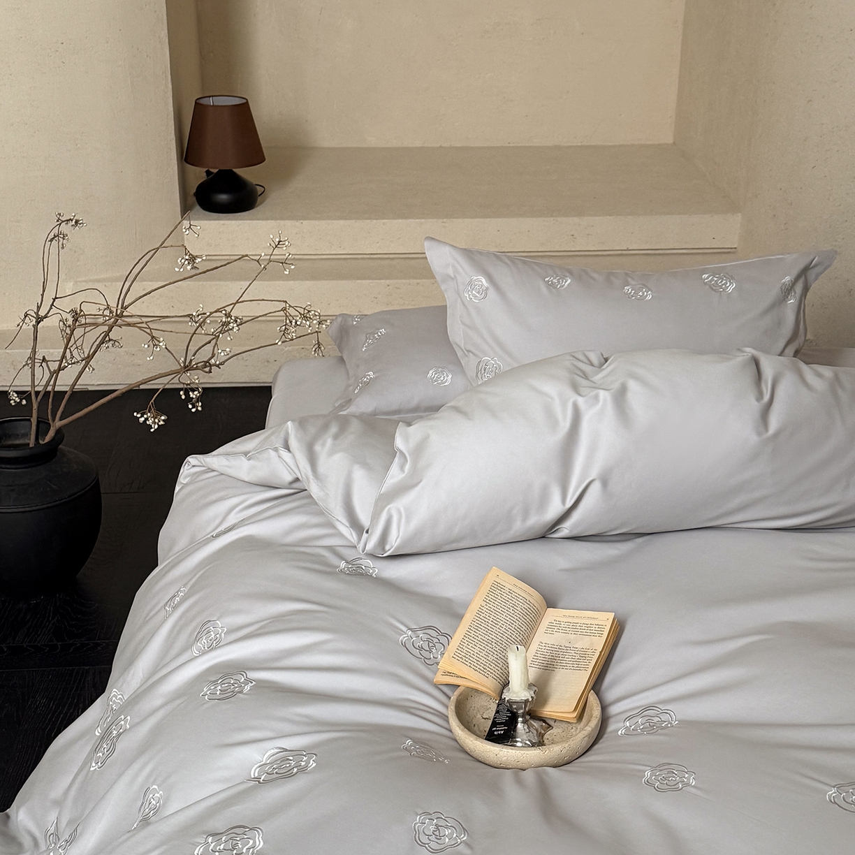 91家纺网 家纺一手货源 找家纺 佳汐蓝家纺 2025新款全棉百支暖绒磨毛四件套-伊瓦尔 伊瓦尔 灰