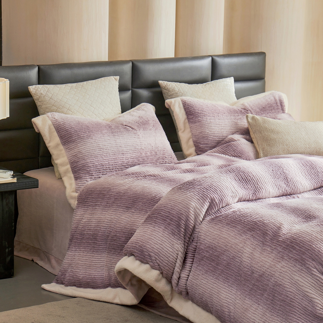 91家纺网 家纺一手货源 找家纺 佳汐蓝家纺 2025新款仿狐绒牛奶绒四件套-柔如系列 霞光紫