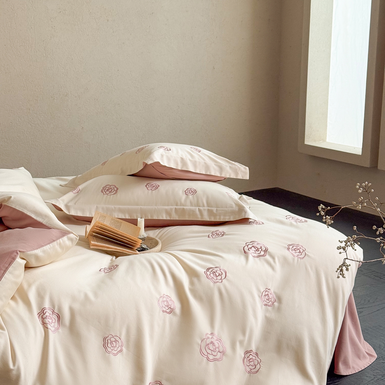 91家纺网 家纺一手货源 找家纺 佳汐蓝家纺 2025新款全棉百支暖绒磨毛四件套-伊瓦尔 伊瓦尔 奶芙浆果