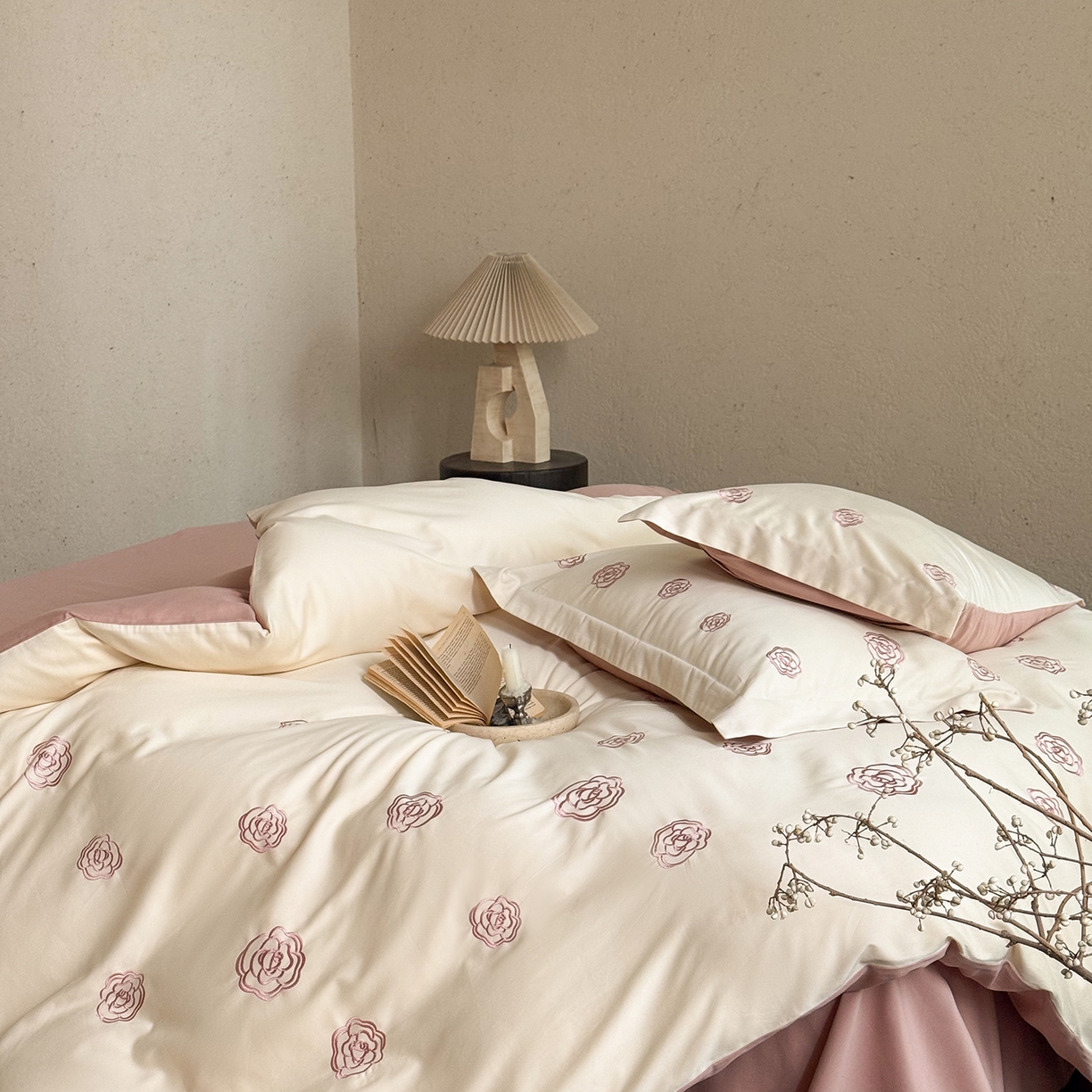 91家纺网 家纺一手货源 找家纺 佳汐蓝家纺 2025新款全棉百支暖绒磨毛四件套-伊瓦尔 伊瓦尔 奶芙浆果