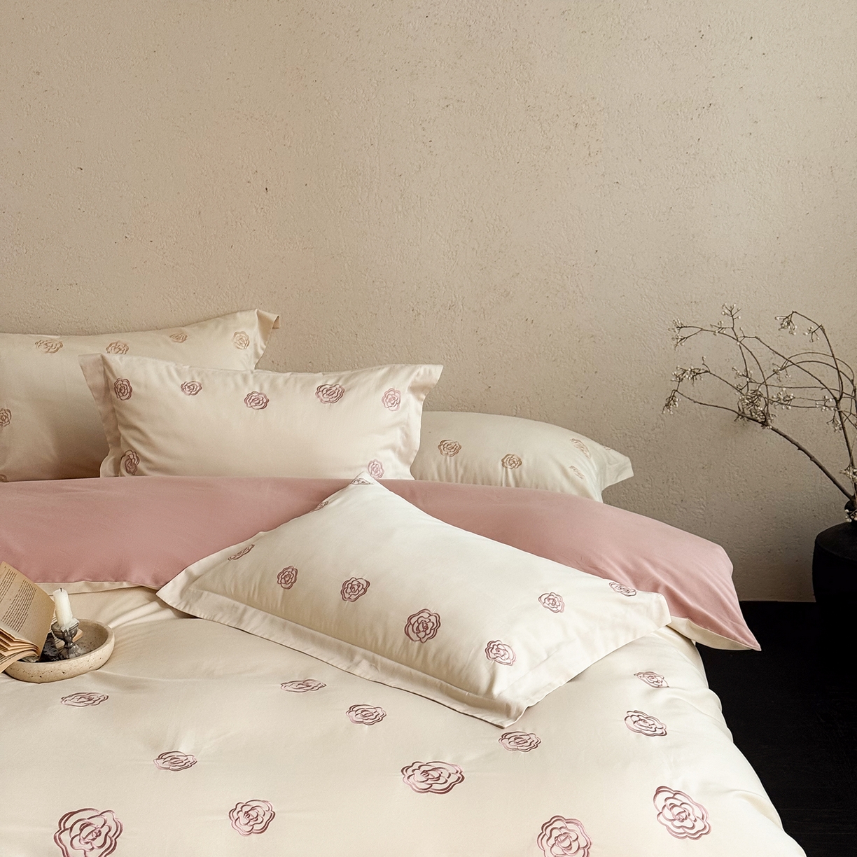 91家纺网 家纺一手货源 找家纺 佳汐蓝家纺 2025新款全棉百支暖绒磨毛四件套-伊瓦尔 伊瓦尔 奶芙浆果