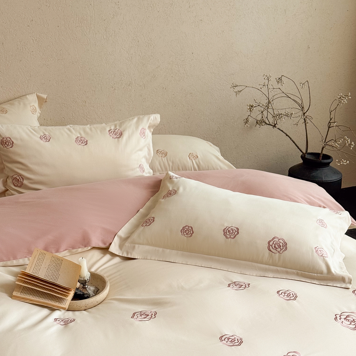 91家纺网 家纺一手货源 找家纺 佳汐蓝家纺 2025新款全棉百支暖绒磨毛四件套-伊瓦尔 伊瓦尔 奶芙浆果