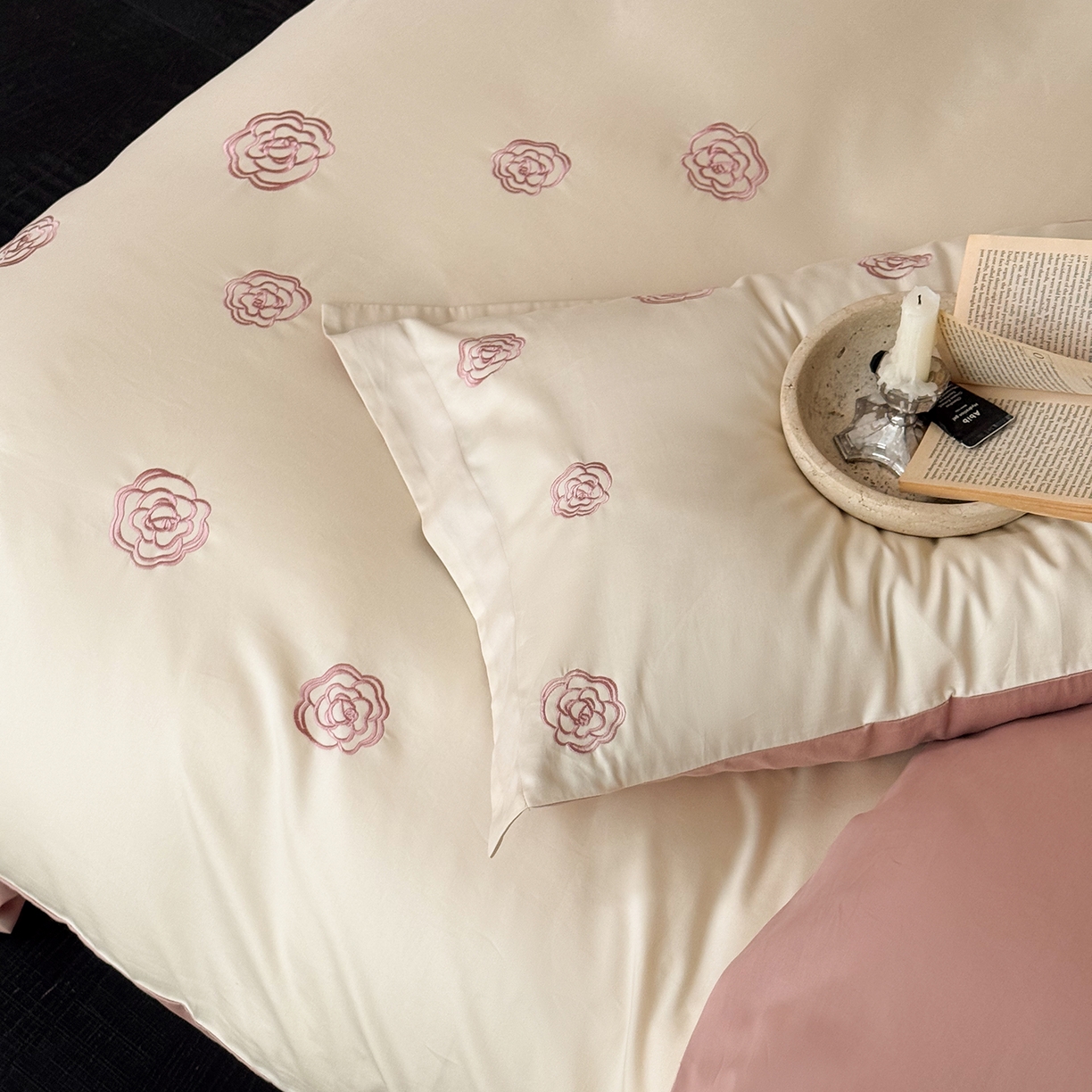 91家纺网 家纺一手货源 找家纺 佳汐蓝家纺 2025新款全棉百支暖绒磨毛四件套-伊瓦尔 伊瓦尔 奶芙浆果