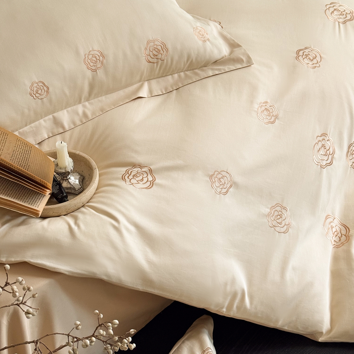 91家纺网 家纺一手货源 找家纺 佳汐蓝家纺 2025新款全棉百支暖绒磨毛四件套-伊瓦尔 伊瓦尔 奶芙卡其