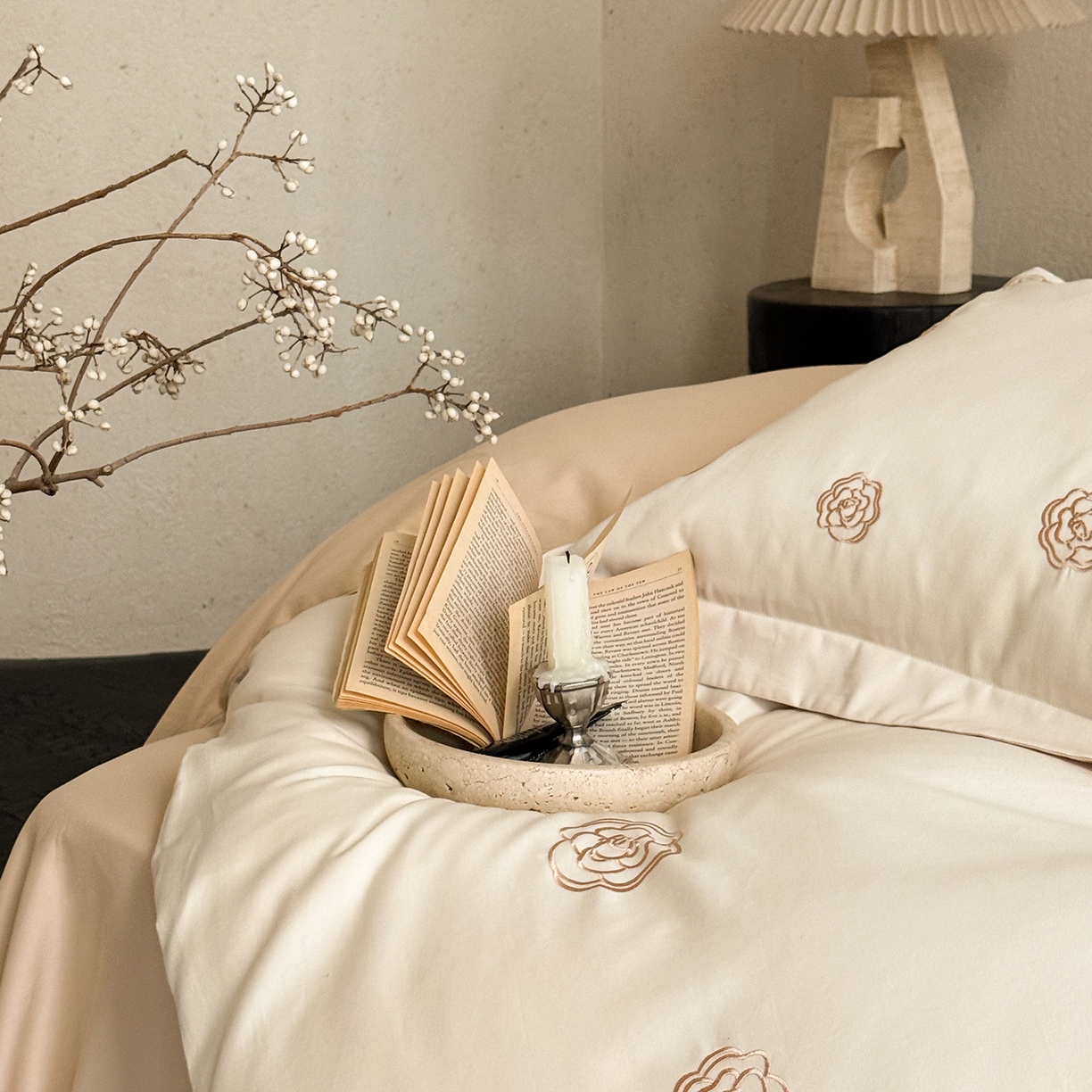 91家纺网 家纺一手货源 找家纺 佳汐蓝家纺 2025新款全棉百支暖绒磨毛四件套-伊瓦尔 伊瓦尔 奶芙卡其