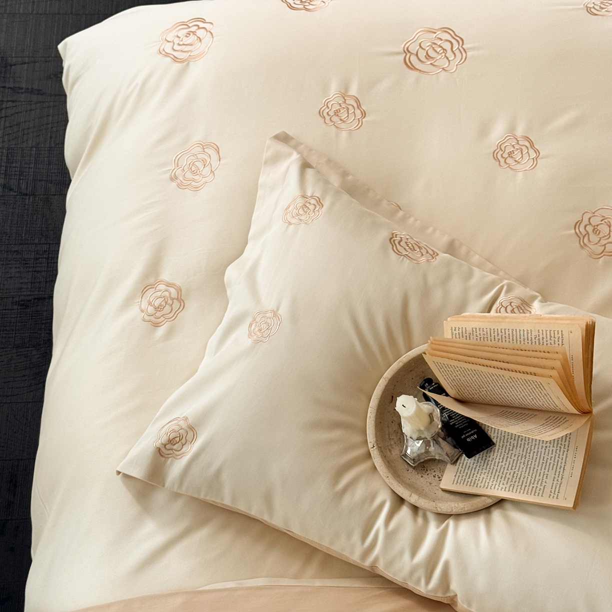 91家纺网 家纺一手货源 找家纺 佳汐蓝家纺 2025新款全棉百支暖绒磨毛四件套-伊瓦尔 伊瓦尔 奶芙卡其