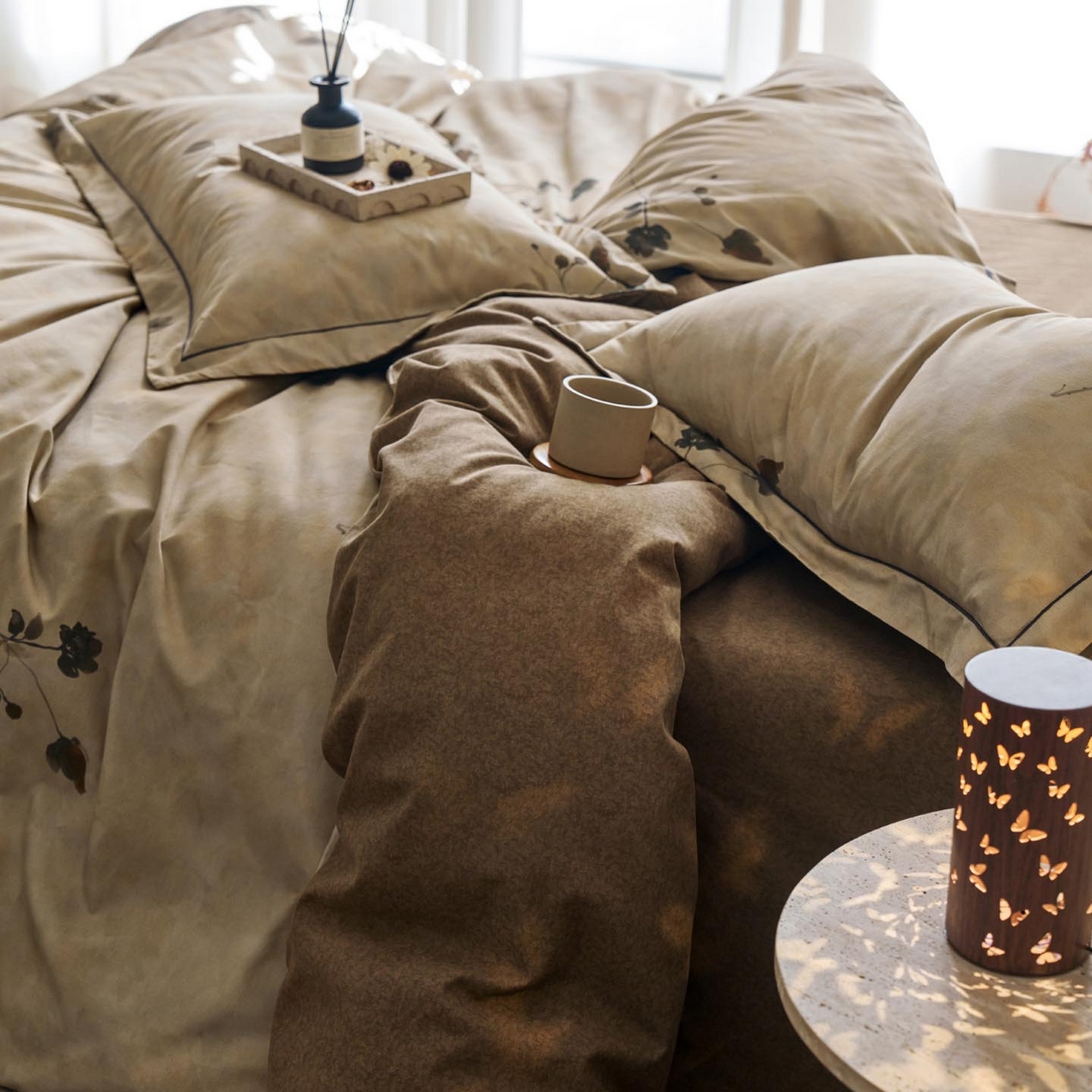 91家纺网 家纺一手货源 找家纺 涵宸家纺 2025新款全棉磨毛印花四件套-奥罗 浅影