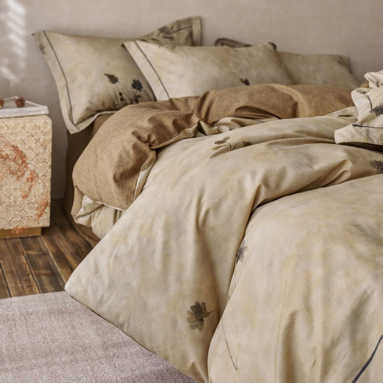 91家纺网 家纺一手货源 找家纺 涵宸家纺 2025新款全棉磨毛印花四件套-奥罗 浅影