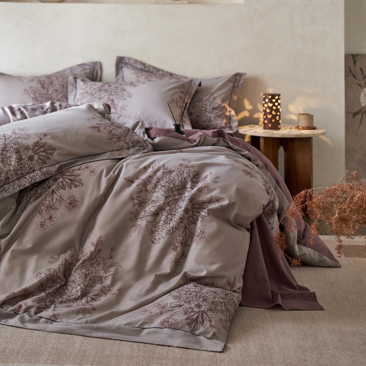 91家纺网 家纺一手货源 找家纺 涵宸家纺 2025新款全棉磨毛印花四件套-奥罗 素居- 胭