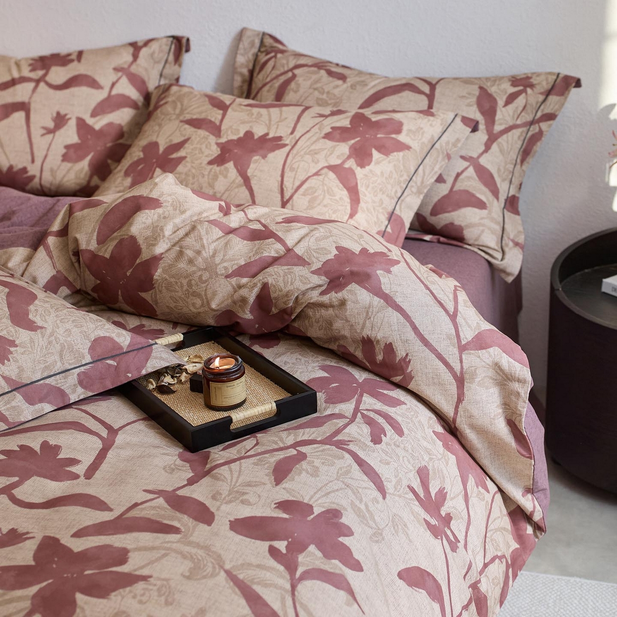 91家纺网 家纺一手货源 找家纺 涵宸家纺 2025新款全棉磨毛印花四件套-奥罗 枝语-红