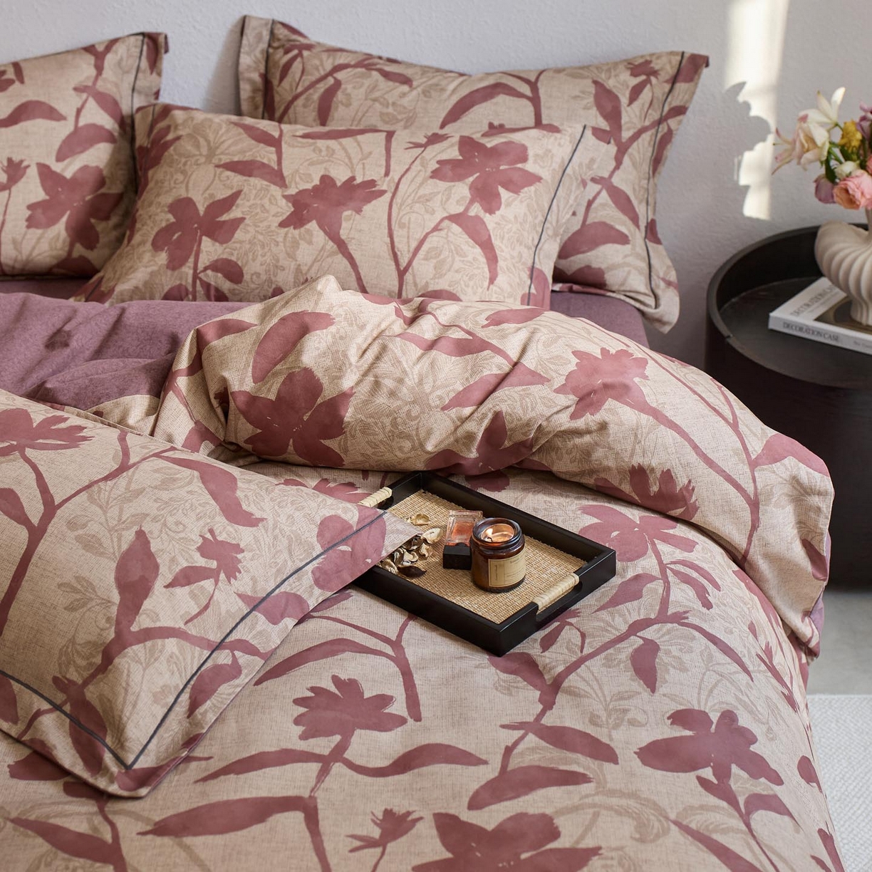 91家纺网 家纺一手货源 找家纺 涵宸家纺 2025新款全棉磨毛印花四件套-奥罗 枝语-红