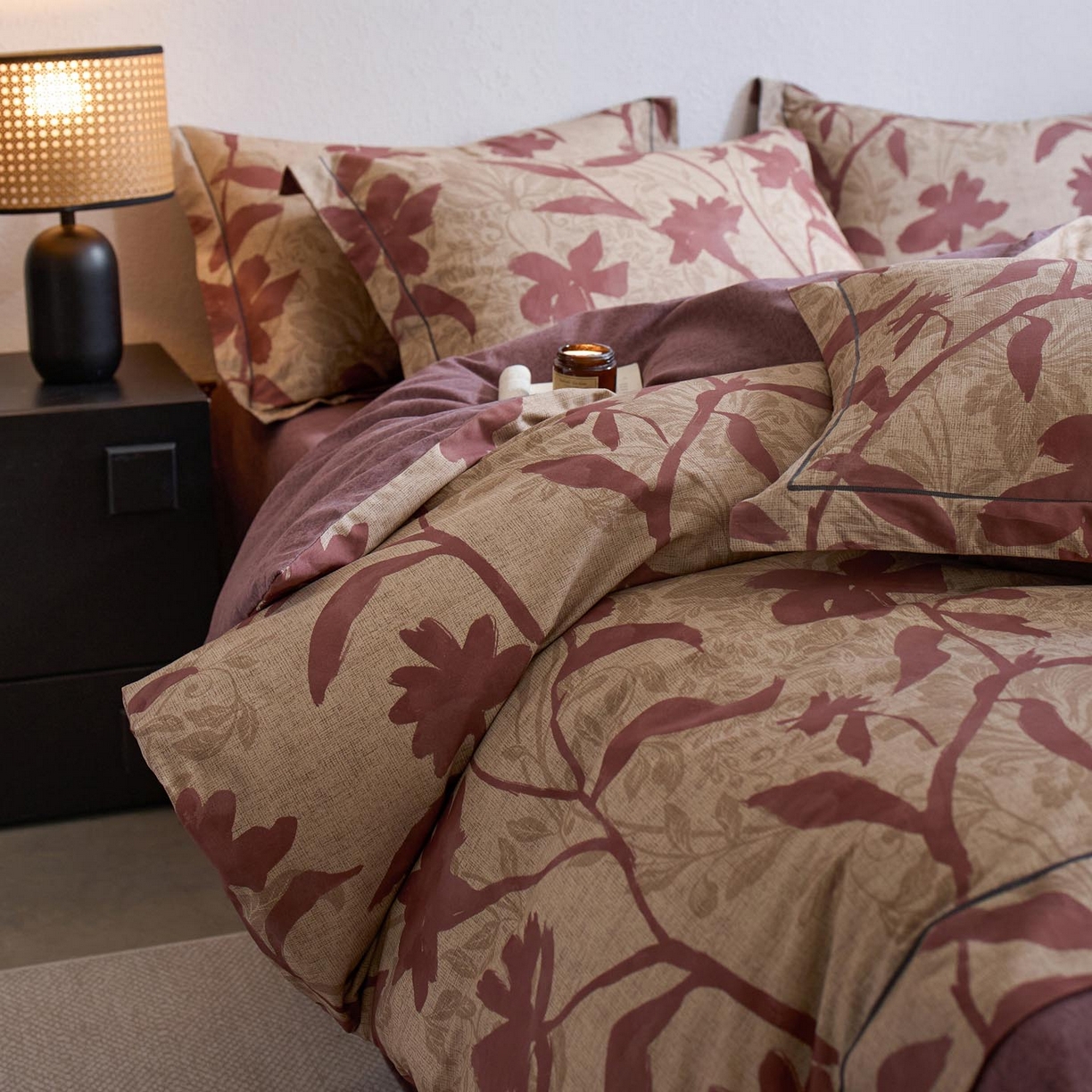 91家纺网 家纺一手货源 找家纺 涵宸家纺 2025新款全棉磨毛印花四件套-奥罗 枝语-红