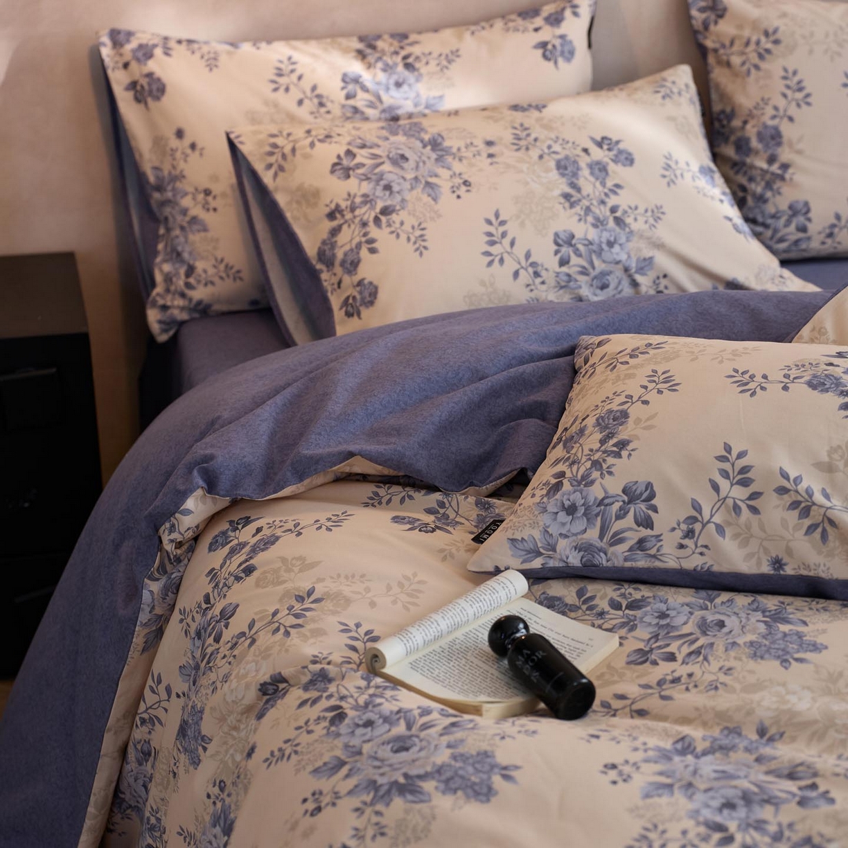 91家纺网 家纺一手货源 找家纺 涵宸家纺 2025新款全棉磨毛印花四件套-御岚 茉净-兰