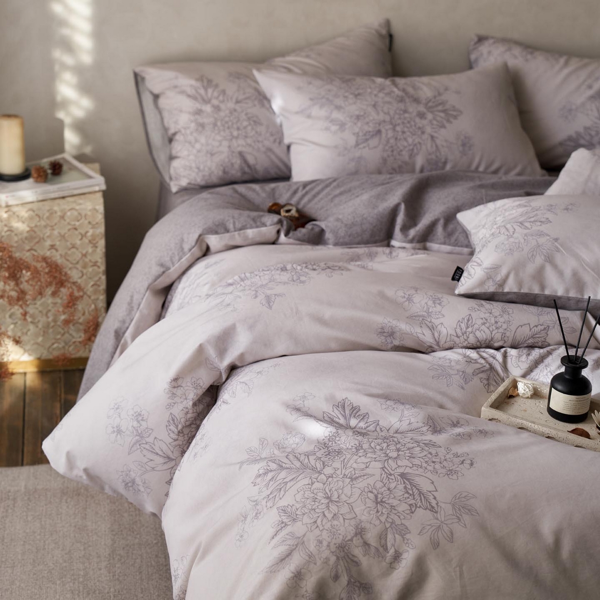 91家纺网 家纺一手货源 找家纺 涵宸家纺 2025新款全棉磨毛印花四件套-御岚 素居-灰