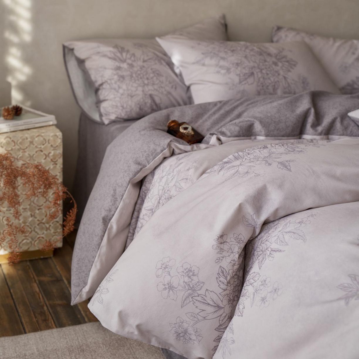 91家纺网 家纺一手货源 找家纺 涵宸家纺 2025新款全棉磨毛印花四件套-御岚 素居-灰