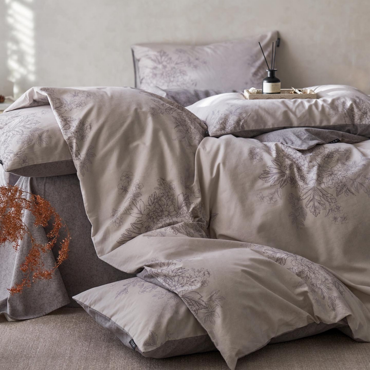 91家纺网 家纺一手货源 找家纺 涵宸家纺 2025新款全棉磨毛印花四件套-御岚 素居-灰