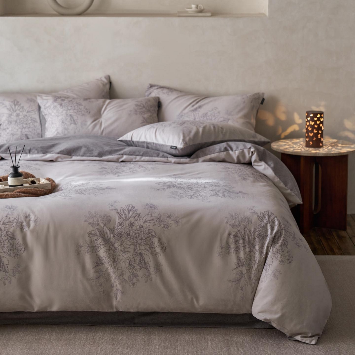 91家纺网 家纺一手货源 找家纺 涵宸家纺 2025新款全棉磨毛印花四件套-御岚 素居-灰