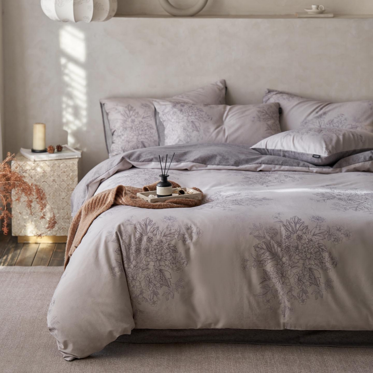 91家纺网 家纺一手货源 找家纺 涵宸家纺 2025新款全棉磨毛印花四件套-御岚 素居-灰