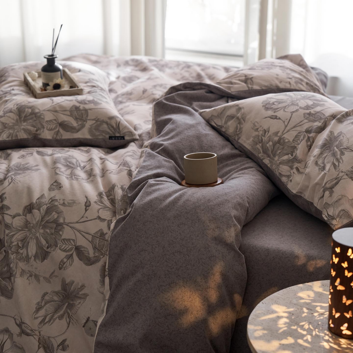 91家纺网 家纺一手货源 找家纺 涵宸家纺 2025新款全棉磨毛印花四件套-御岚 听风-灰