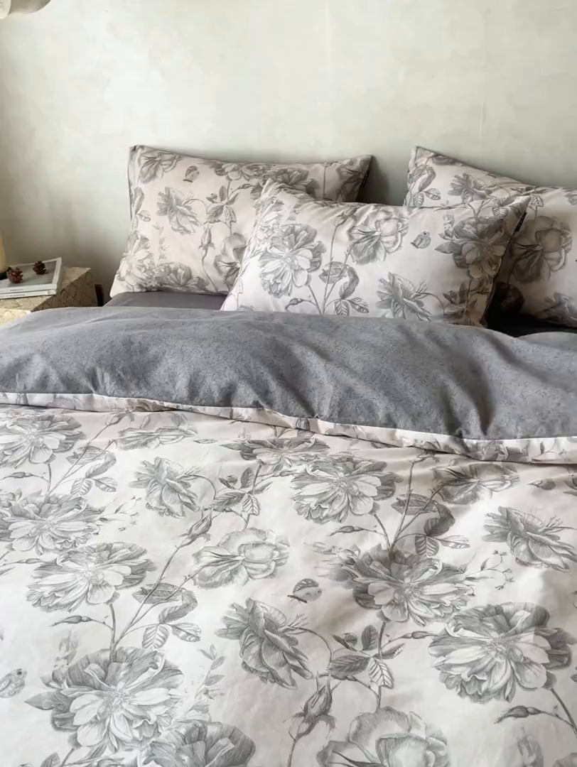 91家纺网 家纺一手货源 找家纺 涵宸家纺 2025新款全棉磨毛印花四件套-御岚 听风-灰